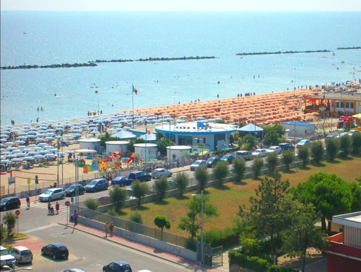 La Dolce Vita - Apartment With Shared Pool And Large Terrace Lido delle Nazioni Exterior photo