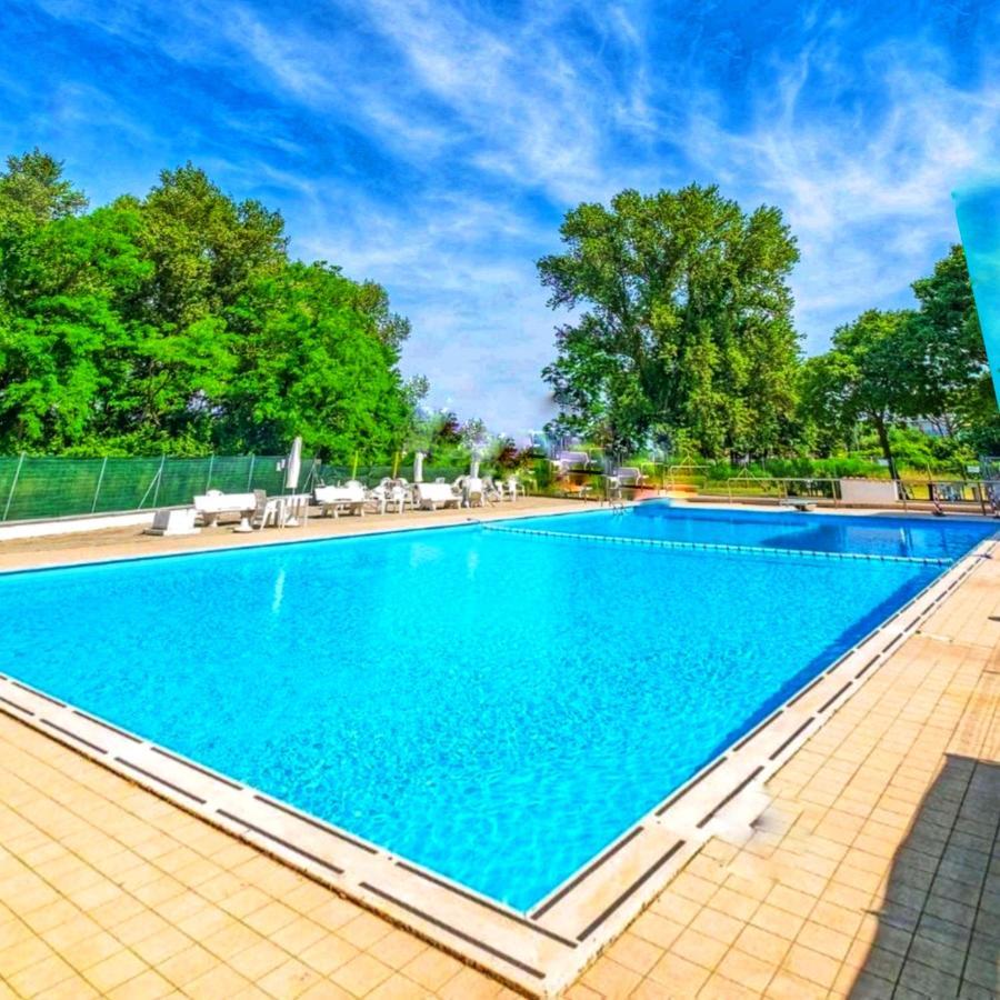 La Dolce Vita - Apartment With Shared Pool And Large Terrace Lido delle Nazioni Exterior photo