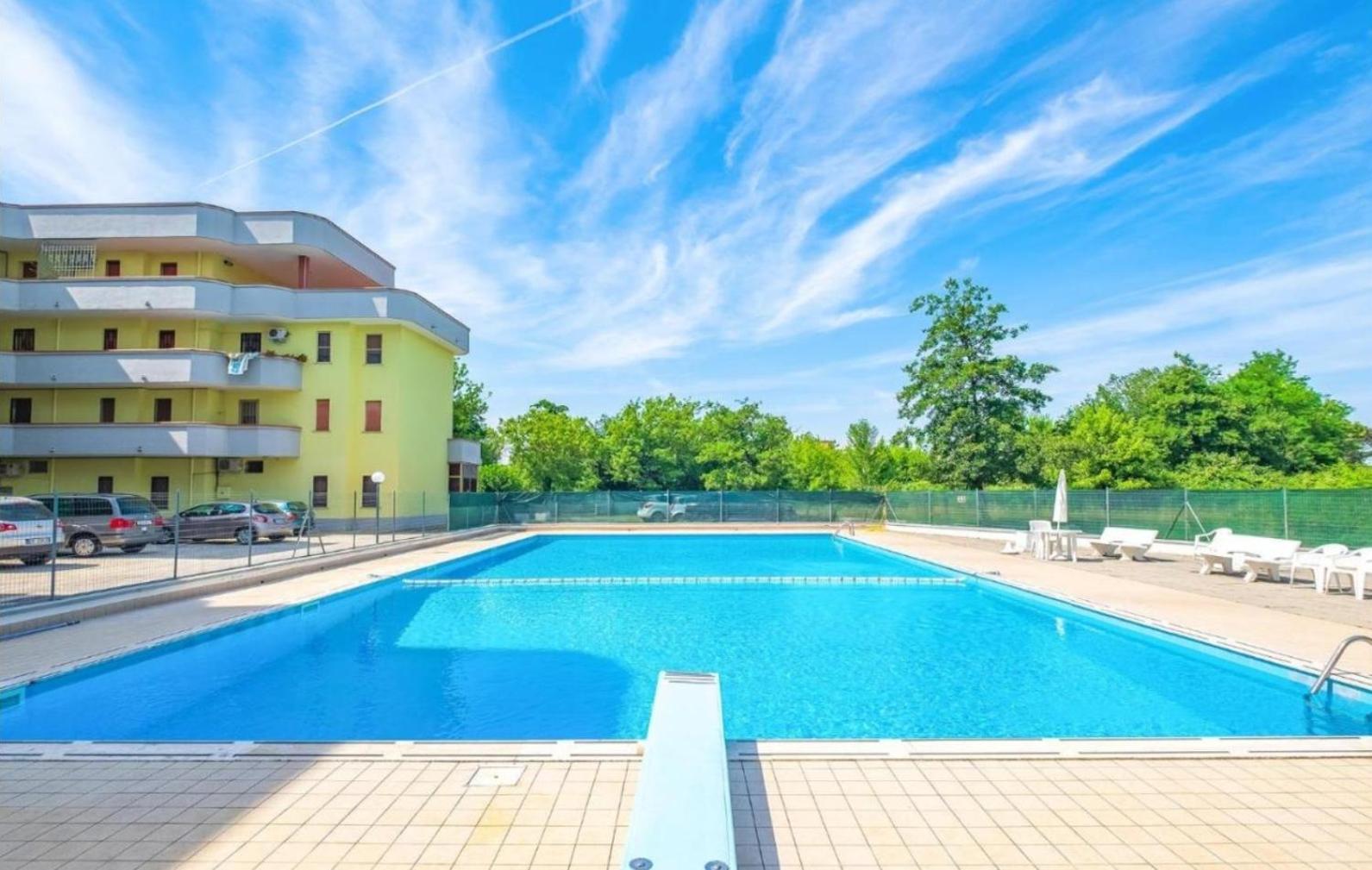 La Dolce Vita - Apartment With Shared Pool And Large Terrace Lido delle Nazioni Exterior photo