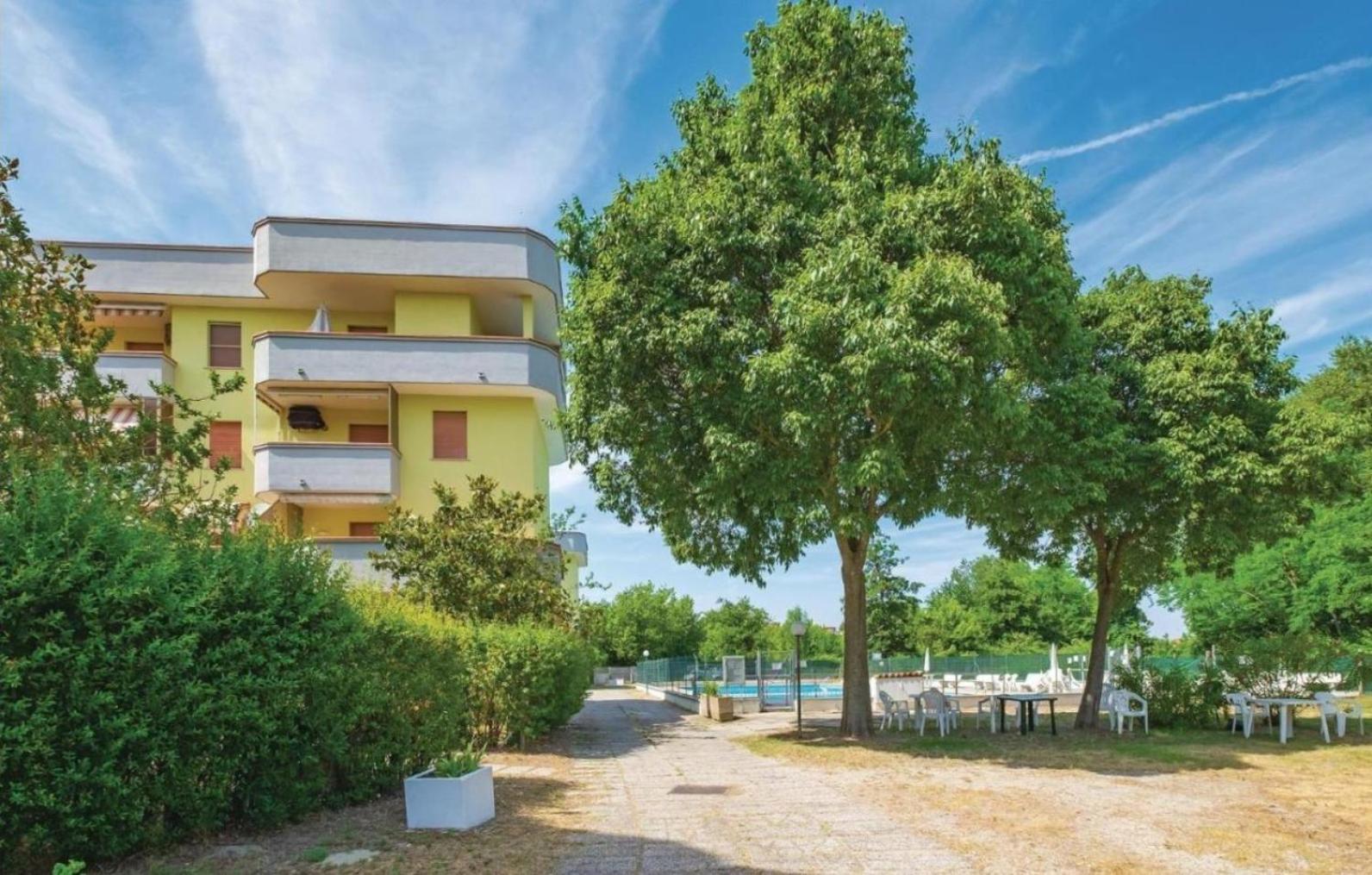 La Dolce Vita - Apartment With Shared Pool And Large Terrace Lido delle Nazioni Exterior photo