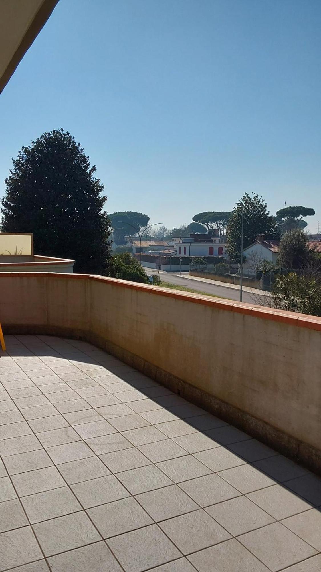 La Dolce Vita - Apartment With Shared Pool And Large Terrace Lido delle Nazioni Exterior photo